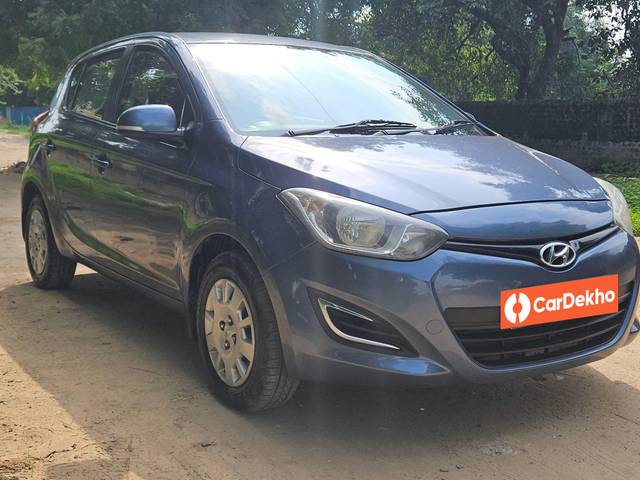 https://images10.gaadi.com/usedcar_image/3631324/original/processed_img2896510__used_car_2896510_1697795517.jpg?imwidth=6400