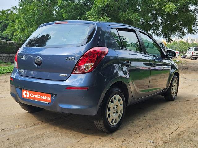 https://images10.gaadi.com/usedcar_image/3631324/original/processed_img2896510__used_car_2896510_1697795550.jpg?imwidth=6402