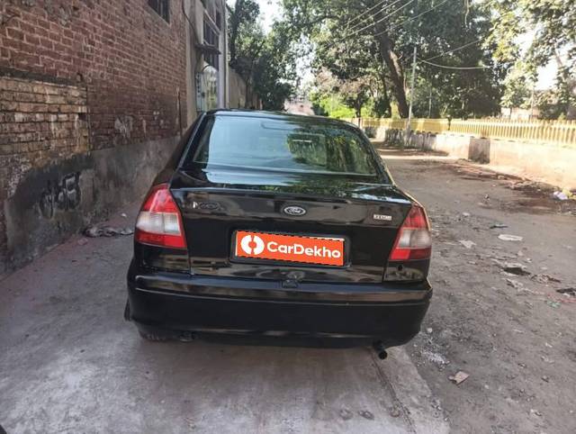 https://images10.gaadi.com/usedcar_image/3631527/original/processed_4482826e-6955-4efd-8cbf-fb5bed4b39ef.jpg?imwidth=6402