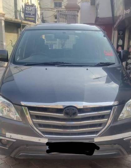 Toyota Innova 2.5 VX (Diesel) 8 Seater BS IV Toyota Innova 2.5 VX (Diesel) 8 Seater BS IV