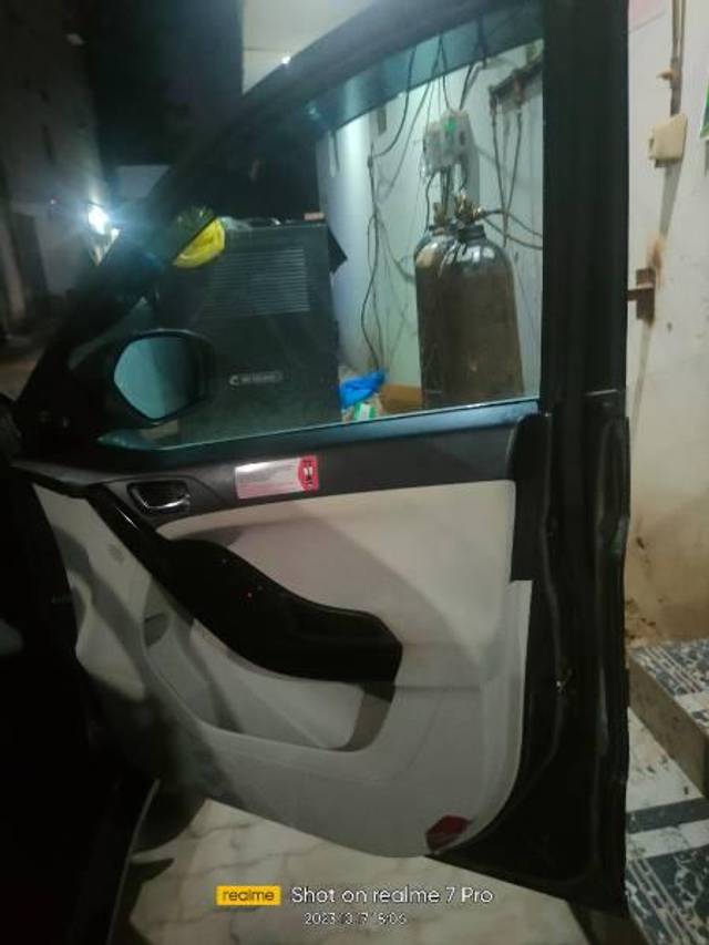 https://images10.gaadi.com/usedcar_image/3631566/original/processed_36de83c6-e7e5-4f22-913e-98ddfe5072c1.jpg?imwidth=6401