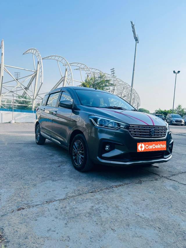 https://images10.gaadi.com/usedcar_image/3631580/original/processed_img2896701__used_car_2896701_1697804289.jpg?imwidth=6400