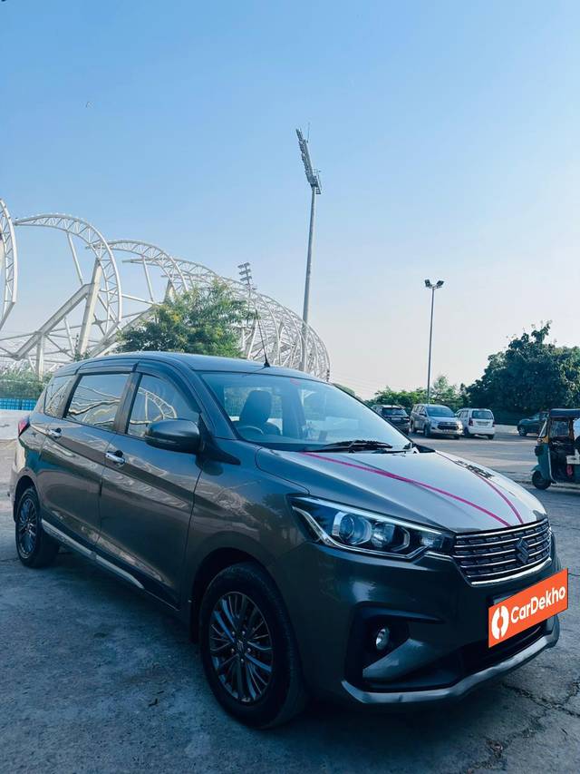 https://images10.gaadi.com/usedcar_image/3631580/original/processed_img2896701__used_car_2896701_1697804302.jpg?imwidth=6401