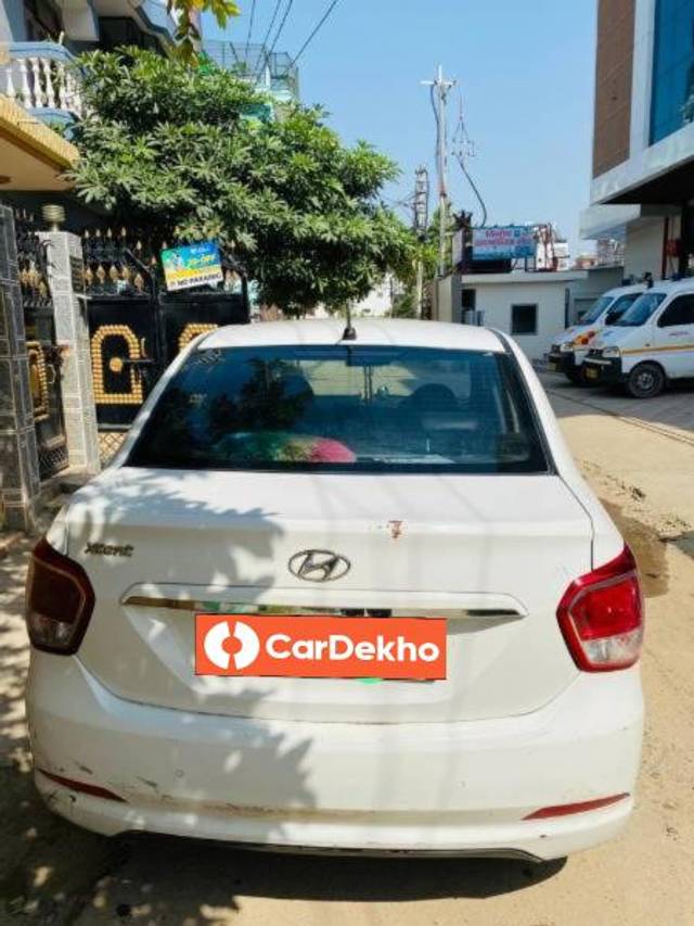 https://images10.gaadi.com/usedcar_image/3631604/original/processed_892c4b2b-67b4-411f-aeae-0fb08388bbaa.jpg?imwidth=6402