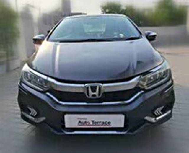 https://images10.gaadi.com/usedcar_image/3631639/original/img3631639__replace_img_6538e0dc2f81a_1698226396.png?imwidth=6400