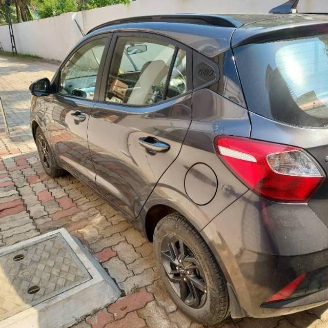 https://images10.gaadi.com/usedcar_image/3631674/original/processed_5dc11903-3419-46d0-96d1-4dd9a4756c7f.jpg?imwidth=6402