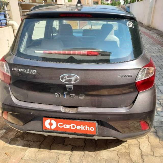 https://images10.gaadi.com/usedcar_image/3631674/original/processed_a14f9d04-6938-4ef1-b223-e9b1bc9cff9e.jpg?imwidth=6401