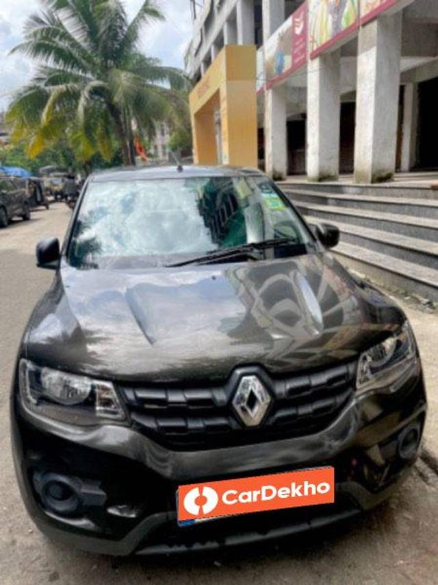 https://images10.gaadi.com/usedcar_image/3631689/original/processed_cadb050a-960f-4d27-a6a8-0a4aab777039.jpeg?imwidth=6402