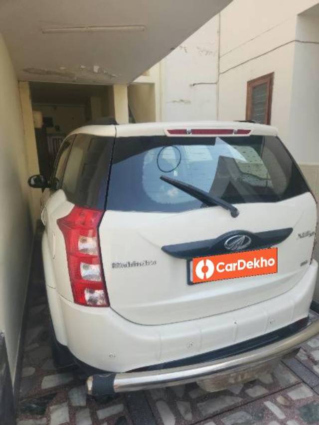 https://images10.gaadi.com/usedcar_image/3631800/original/processed_07baf24a-b22c-4b28-8423-01376494dc43.jpg?imwidth=6401