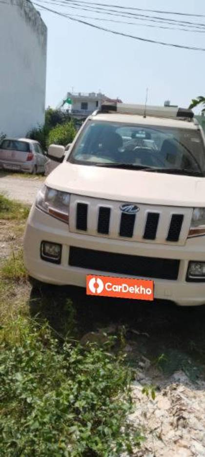 Mahindra TUV 300 T8 AMT Mahindra TUV 300 T8 AMT