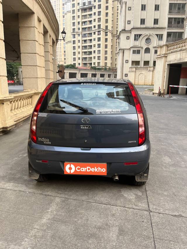 https://images10.gaadi.com/usedcar_image/3631808/original/processed_3bd9325f-9617-4005-a416-7016ab0f8b34.jpg?imwidth=6402
