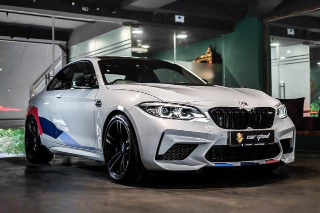 https://images10.gaadi.com/usedcar_image/3631847/original/processed_img2896824__used_car_2896824_1697816682.jpg?imwidth=6400