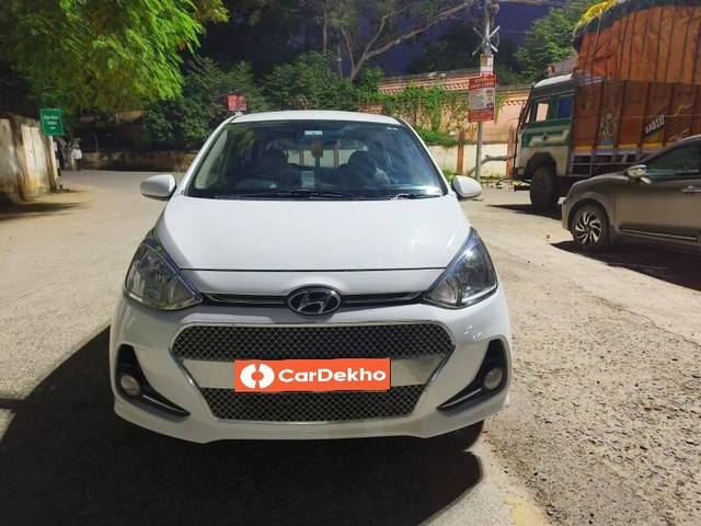https://images10.gaadi.com/usedcar_image/3631944/original/processed_0dbee079-84c1-4d00-8d44-22f6df14750a.jpg?imwidth=6400