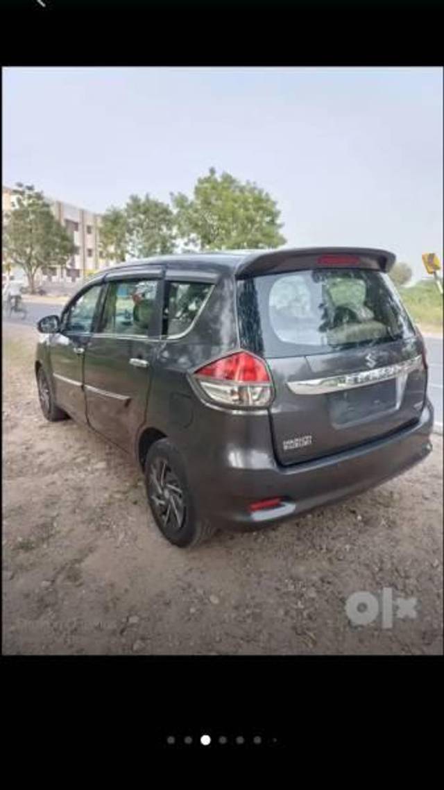 https://images10.gaadi.com/usedcar_image/3632124/original/processed_d9f19c77-74bc-43b9-81db-d2c3900f08e5.jpg?imwidth=6401