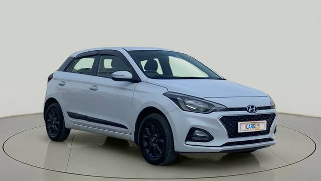 https://images10.gaadi.com/usedcar_image/3632246/original/slot__1-7-Exterior-10743356735-6315ef991cce43e298c4f9d1f814d47c-Exterior-7.jpg?imwidth=6400