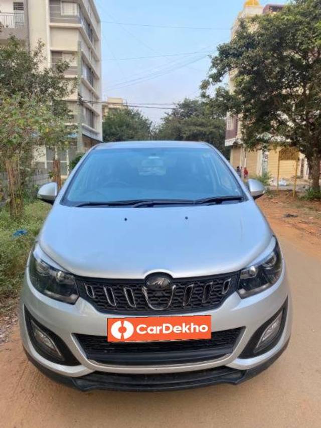 https://images10.gaadi.com/usedcar_image/3632317/original/processed_a892c668-87a3-4219-829d-9b8406def8be.jpg?imwidth=6400