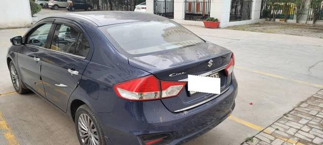 https://images10.gaadi.com/usedcar_image/3632492/original/processed_56f928cc-2aad-476d-82b2-7084c4253a30.jpg?imwidth=6401