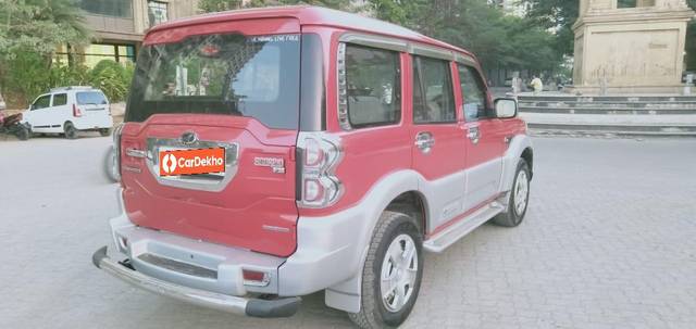 https://images10.gaadi.com/usedcar_image/3632499/original/processed_img2897114__used_car_2897114_1697867733.jpg?imwidth=6401