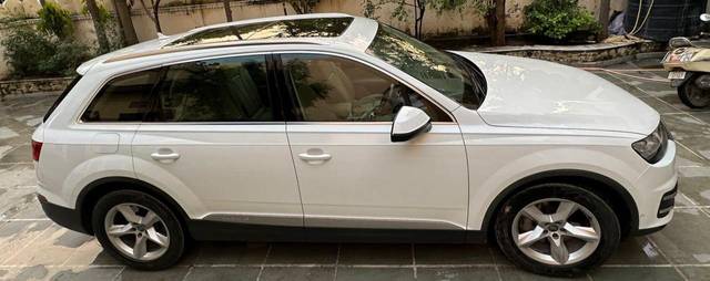 https://images10.gaadi.com/usedcar_image/3632513/original/img2897124__used_car_2897124_1697868021.jpg?imwidth=6401