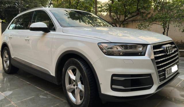 https://images10.gaadi.com/usedcar_image/3632513/original/processed_img2897124__used_car_2897124_1697868011.jpg?imwidth=6400