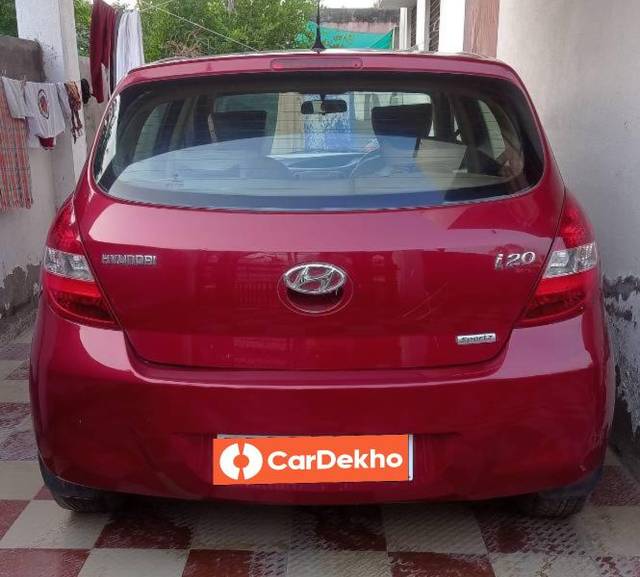 https://images10.gaadi.com/usedcar_image/3632517/original/processed_7b2df7dd-32f1-4622-9c9e-5895e00de8f4.jpg?imwidth=6401