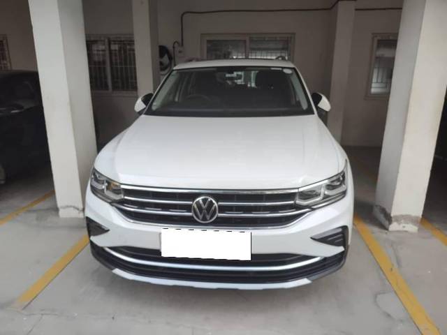 https://images10.gaadi.com/usedcar_image/3632776/original/processed_c4745df6-6d59-468c-9c96-4e72619b7fb4.jpeg?imwidth=6400