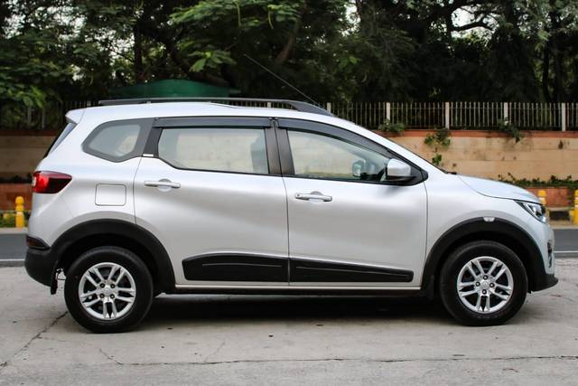 https://images10.gaadi.com/usedcar_image/3632872/original/img2897363__used_car_2897363_1697877583.jpg?imwidth=6401
