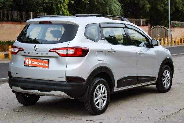 https://images10.gaadi.com/usedcar_image/3632872/original/processed_img2897363__used_car_2897363_1697877584.jpg?imwidth=6402