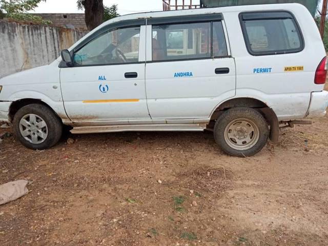 https://images10.gaadi.com/usedcar_image/3632879/original/processed_460eac32-ea1f-4c6d-8fa8-5cf0565adfa2.jpg?imwidth=6402
