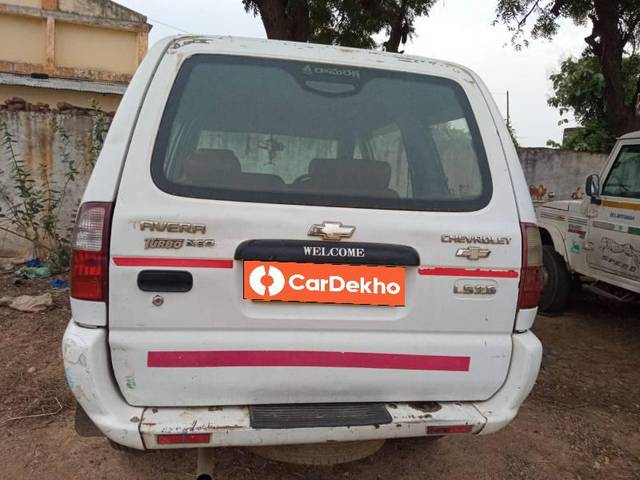 https://images10.gaadi.com/usedcar_image/3632879/original/processed_9a99f7a7-f670-446f-ad06-4857f5230785.jpg?imwidth=6401