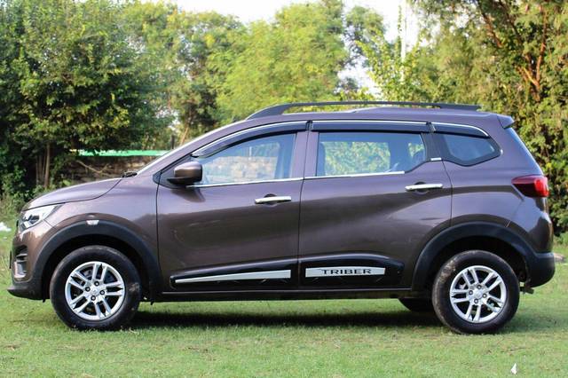 https://images10.gaadi.com/usedcar_image/3632887/original/processed_img2897369__used_car_2897369_1697878234.jpg?imwidth=6402