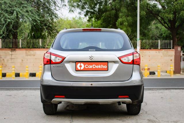 https://images10.gaadi.com/usedcar_image/3632968/original/processed_img2897415__used_car_2897415_1697880624.jpg?imwidth=6402