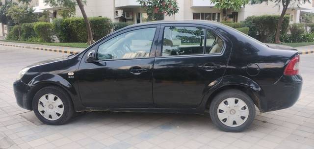 https://images10.gaadi.com/usedcar_image/3632971/original/14__VCC_IMG_1697272070328_1804595_95_1697272174.jpg?imwidth=6401