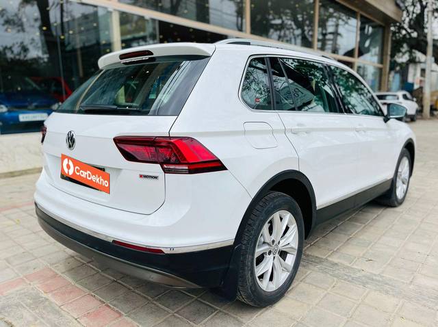https://images10.gaadi.com/usedcar_image/3633069/original/processed_img2897487__used_car_2897487_1697882530.jpg?imwidth=6402