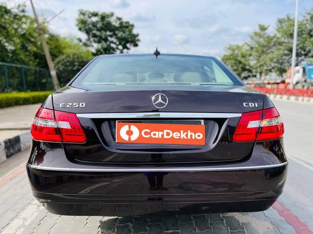 https://images10.gaadi.com/usedcar_image/3633104/original/processed_img2897508__used_car_2897508_1697883902.jpg?imwidth=6402