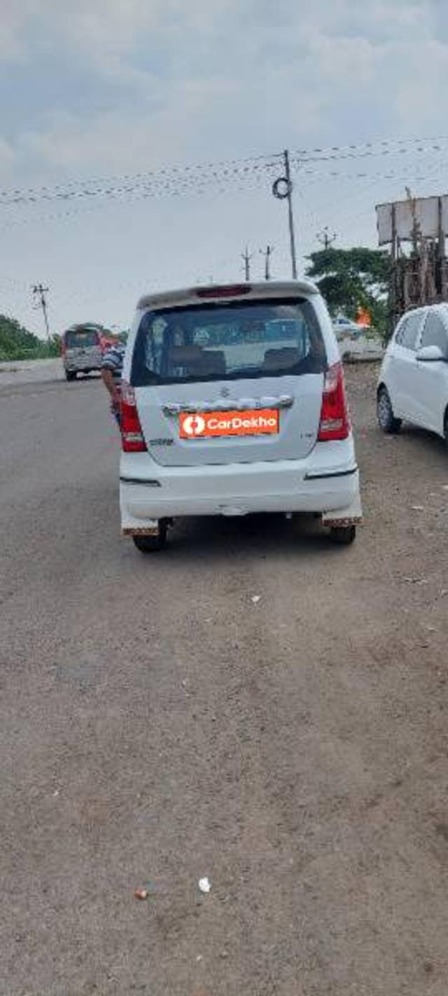 https://images10.gaadi.com/usedcar_image/3633181/original/processed_375771f4-afb1-4aee-b715-6b5ce76dff5e.jpg?imwidth=6401