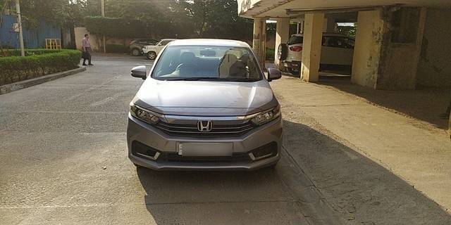 https://images10.gaadi.com/usedcar_image/3633245/original/14__VCC_1804763_94_1697281474.jpg?imwidth=6400