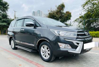 Toyota Innova Crysta 2.4 G MT Toyota Innova Crysta 2.4 G MT