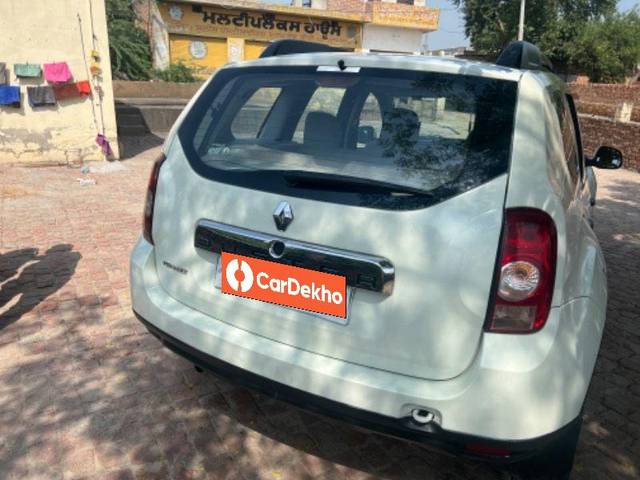 https://images10.gaadi.com/usedcar_image/3633575/original/processed_4112952c-2390-47b4-b3e4-1bede93a5fe8.jpeg?imwidth=6402