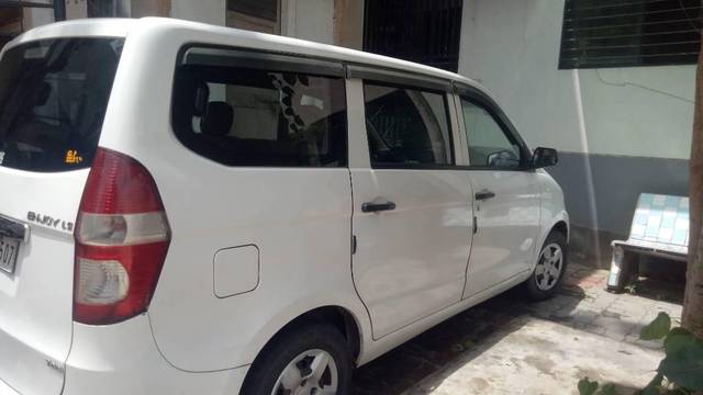 https://images10.gaadi.com/usedcar_image/3633578/original/processed_37fc6a08-ed4c-411d-8ca3-62b28cdad806.jpg?imwidth=6402