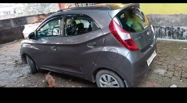 https://images10.gaadi.com/usedcar_image/3633638/original/processed_ef94879d-025d-46ad-b106-478f379694a6.jpg?imwidth=6402