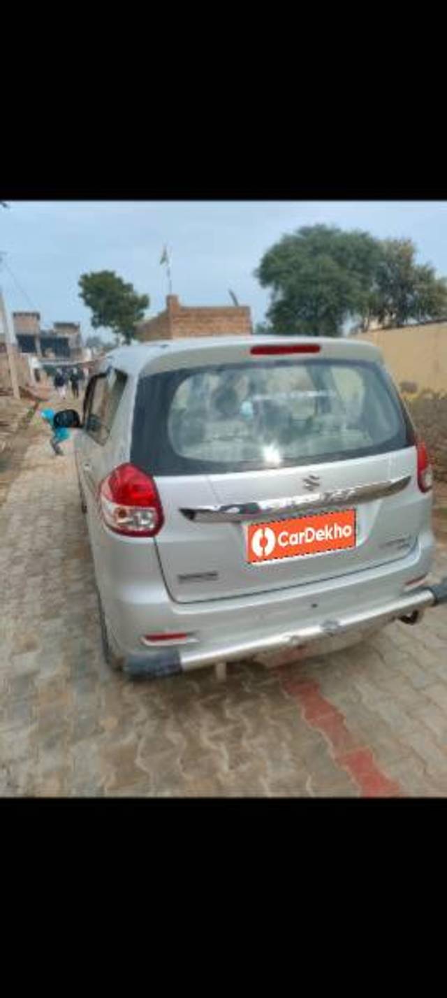 https://images10.gaadi.com/usedcar_image/3633656/original/processed_2aa71b01-c580-4a19-942f-3422ab5240b0.jpg?imwidth=6401