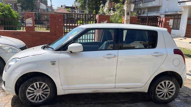 https://images10.gaadi.com/usedcar_image/3633765/original/processed_394d9f53-16a4-470b-9984-313c73072775.jpeg?imwidth=6402