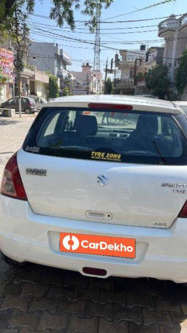 https://images10.gaadi.com/usedcar_image/3633765/original/processed_4f43f286-5130-40e8-89e2-548708930b1f.jpeg?imwidth=6401