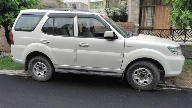 https://images10.gaadi.com/usedcar_image/3633931/original/processed_5e7b7b36-a836-4f26-9a6b-7a2fbe77c6d7.jpg?imwidth=6401