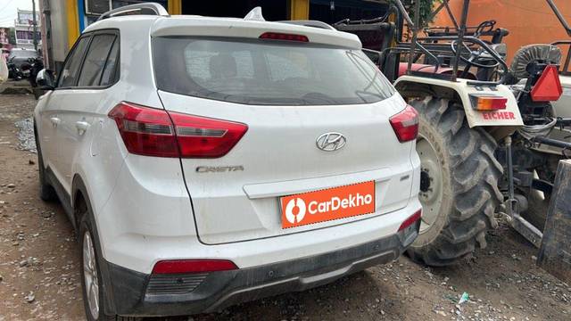 https://images10.gaadi.com/usedcar_image/3633954/original/processed_c6697554-8643-4e6b-8cb2-d40357ad386e.jpeg?imwidth=6401