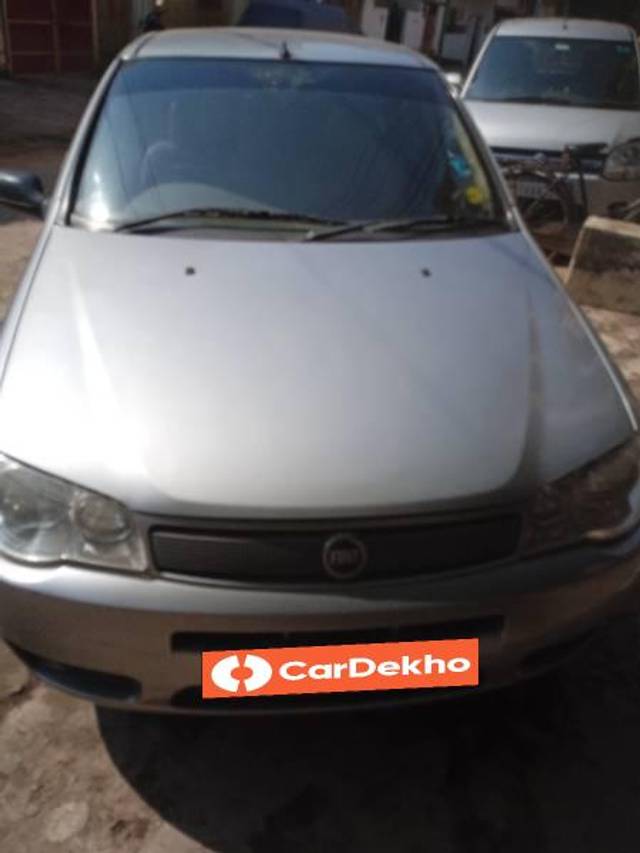 https://images10.gaadi.com/usedcar_image/3633992/original/processed_dbc4ea44-5391-4d8e-9d9a-80390808130d.jpg?imwidth=6400