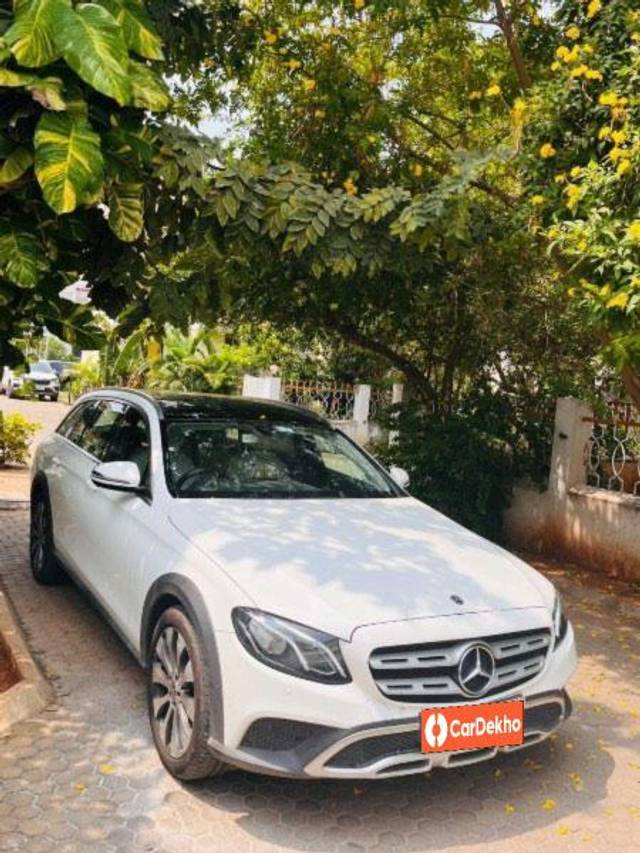 https://images10.gaadi.com/usedcar_image/3634082/original/processed_7a6a63aa-caa6-42d7-a6c2-113474f8a804.jpeg?imwidth=6400