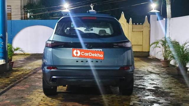 https://images10.gaadi.com/usedcar_image/3634212/original/processed_d6ef37f5-5894-410c-9703-b5295d9d5fe1.jpg?imwidth=6401