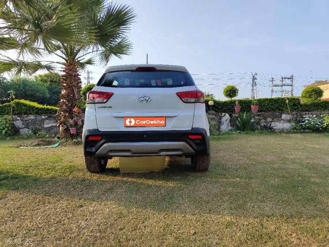 https://images10.gaadi.com/usedcar_image/3634454/original/processed_439968af-2da9-4cc9-9626-c432e9e2bdf9.jpg?imwidth=6401